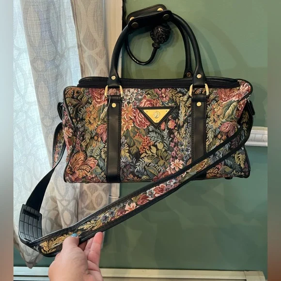 Medium size tapestry luggage, carry-on with strap never used some wear - Picture 1 of 15